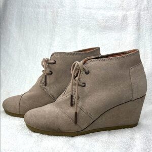 Toms Women's Beige Wedge Ankle Boots